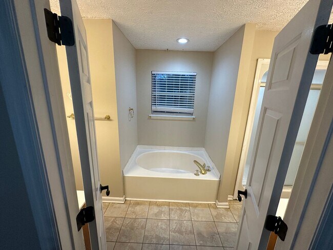 Foto del edificio - For Lease - 3 Beds, 2 Baths, 2000 SqFt home in N. Mt Juliet