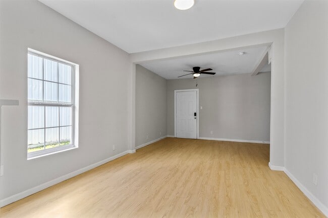 Foto del edificio - 405 Medina St