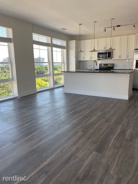 Building Photo - 3 br, 2 bath  - 735 Main Ln