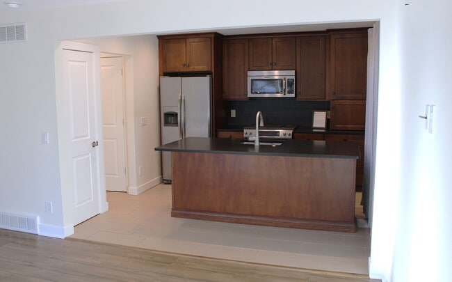 Photo - 1856 Coolidge Rd House