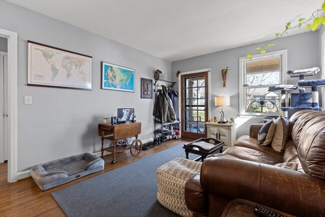 Building Photo - 844 Linden Hall Rd