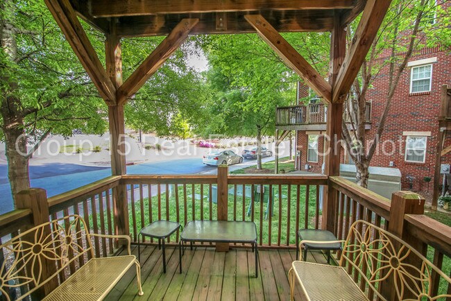 Building Photo - Downtown Matthews - Dual Master BR's