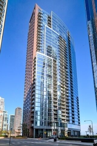 Foto del edificio - 450 E Waterside Dr