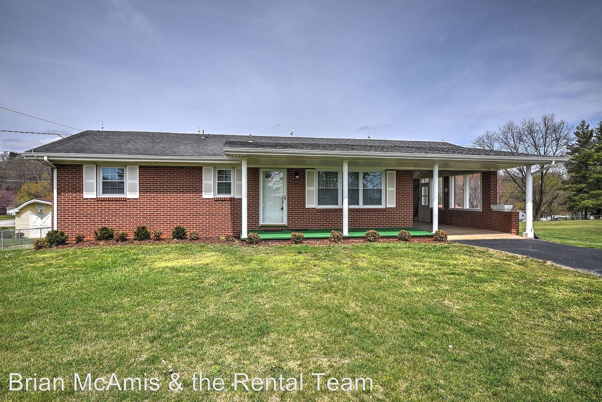 Foto principal - 65 Walton Cir