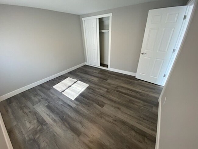 Foto del edificio - 4484-4486 S Newton St.