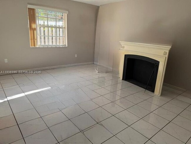 Building Photo - 2912 SW 38th Ct