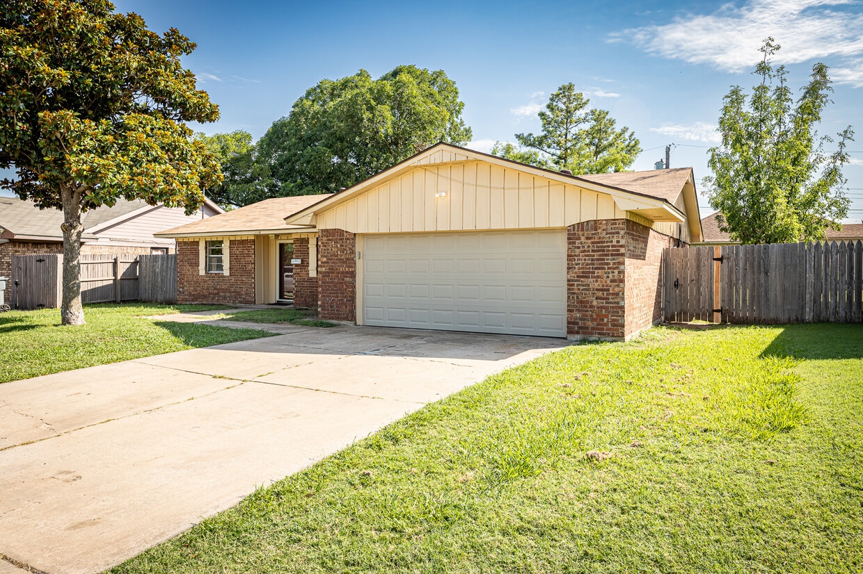 Foto principal - 4708 NW Cheryl Blvd