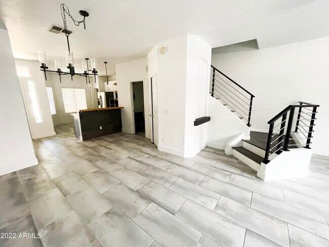 Foto del edificio - 500 N Roosevelt Ave