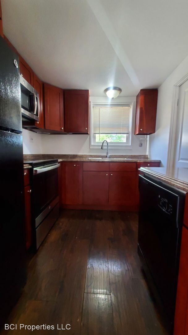 Building Photo - 2 br, 1 bath House - 5420 S. State Street
