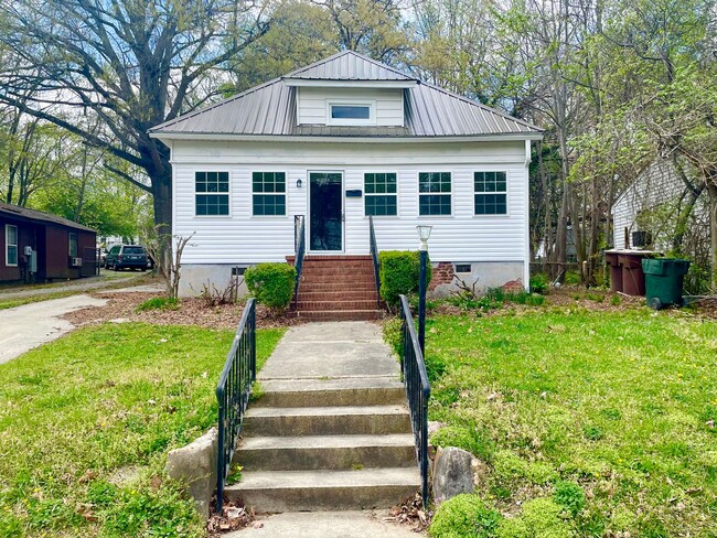 Building Photo - 1004 Highland Ave