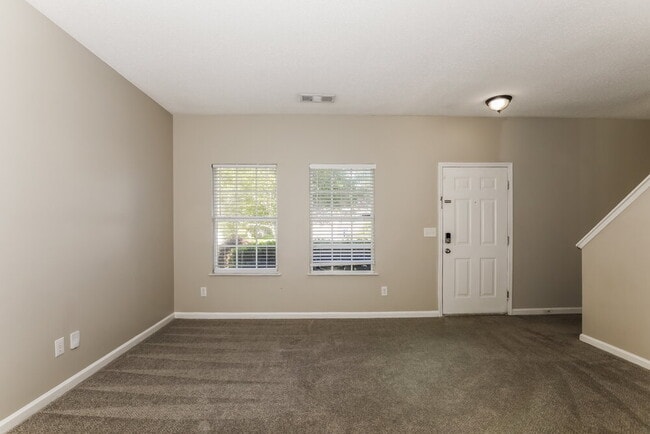 Building Photo - 1607 Thornwick Trace