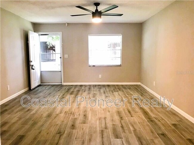 Foto del edificio - 6405 S Roberts Ave