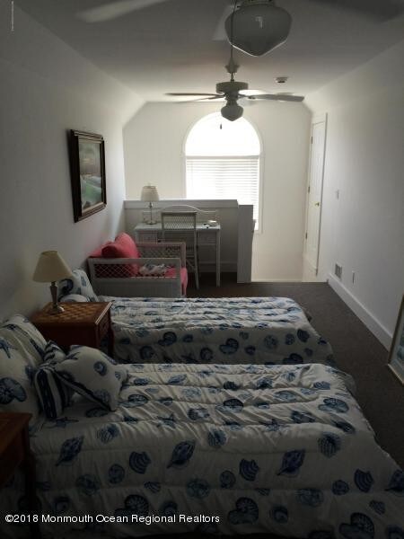 Foto del edificio - 501 Newport Ave