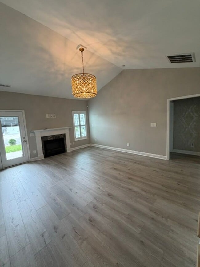 Building Photo - 311 Oak Pointe Cir E