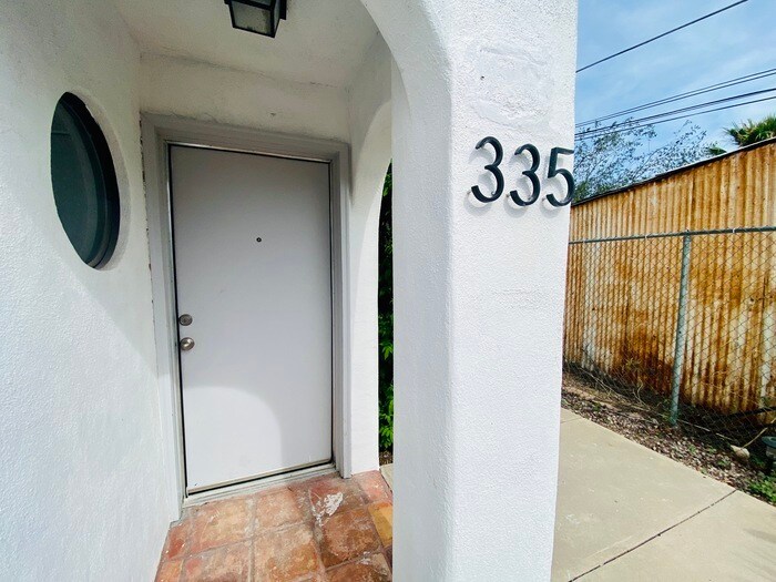 Washer/Dryer in Unit! Remodeled Townhome i... House Rental in Tucson
