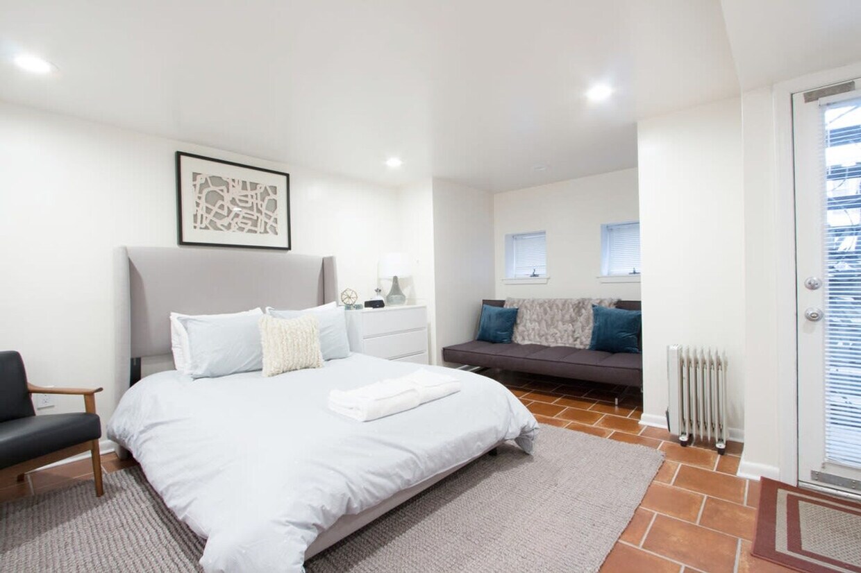 Foto principal - 1712 Johnson Ave NW