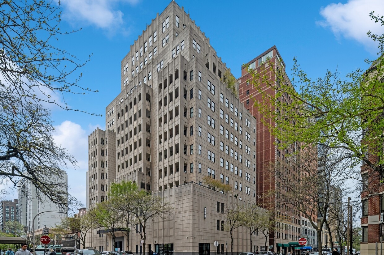 Primary Photo - 1155 N Dearborn St