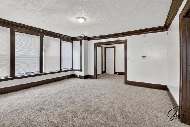 Building Photo - 58/60 Alger - FDR - T