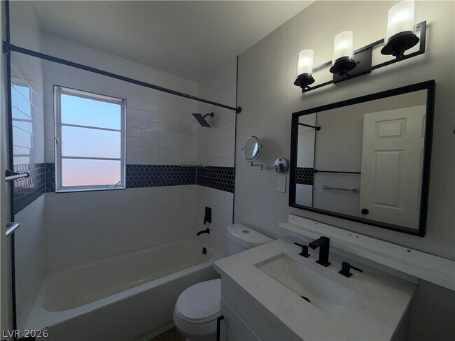 Foto del edificio - 1628 Thelma Ln