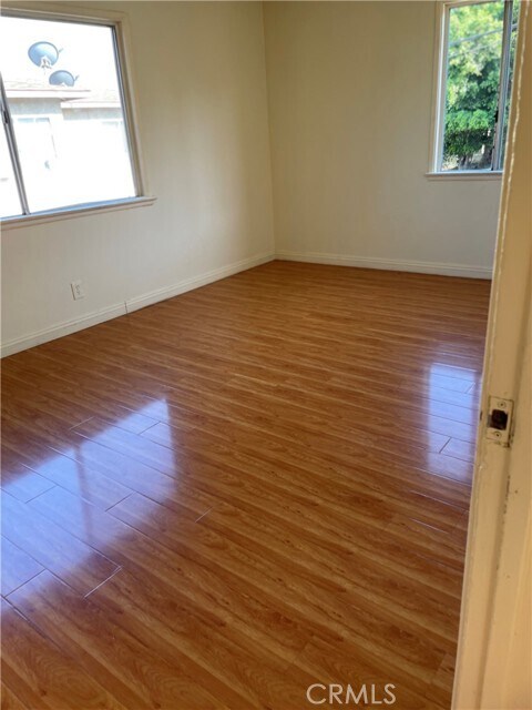 Foto del edificio - 1327 W Anaheim St
