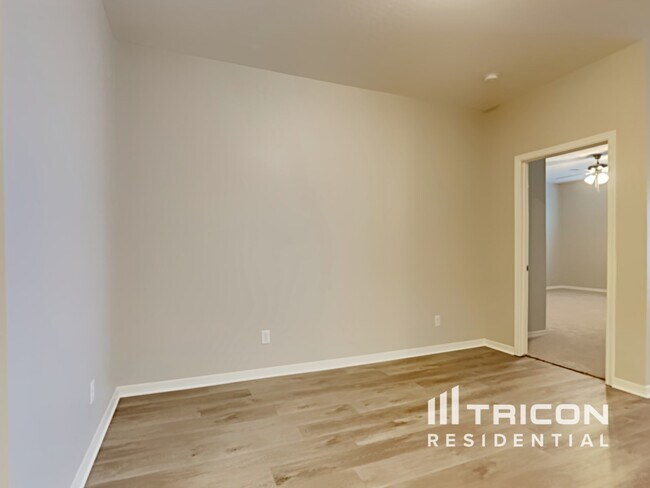 Building Photo - 232 N 202nd Ln