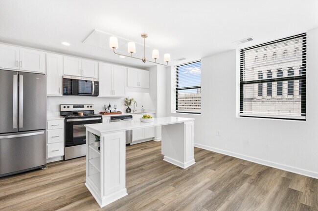 Cocina continental - The Continental Towers at Vermont Place