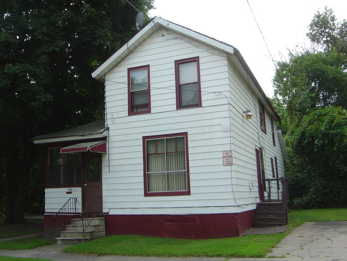 Primary Photo - 1114 Sears St