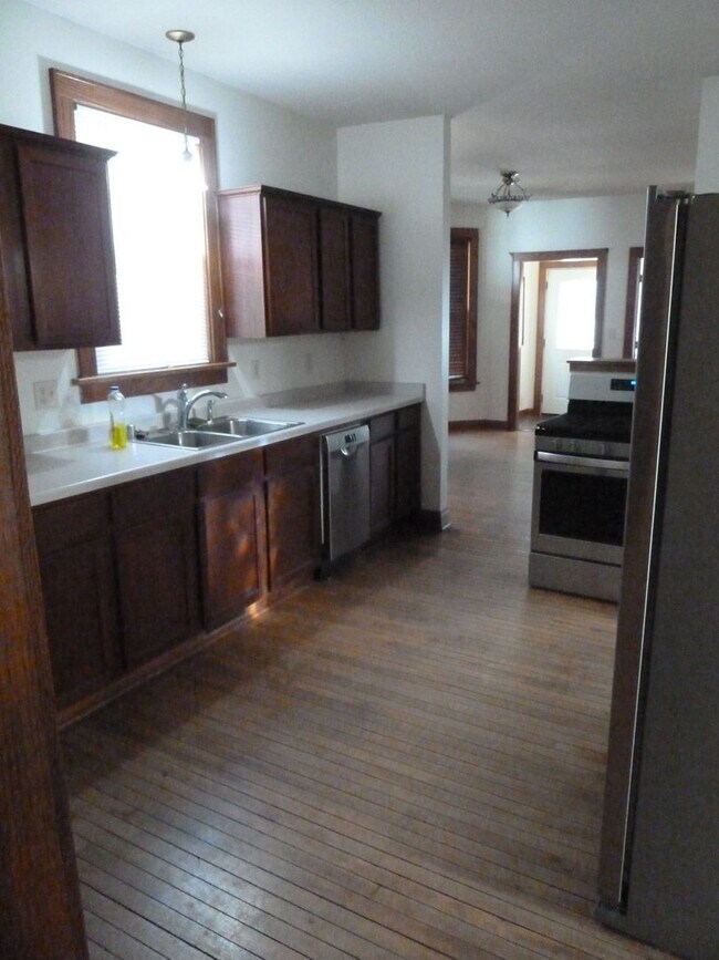 Foto del edificio - 426 E Smith St