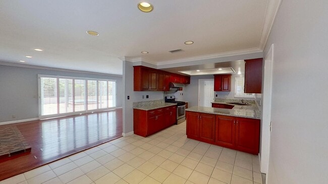 Foto del edificio - Spacious 3 Bedroom 2 Bathroom Home in Foun...
