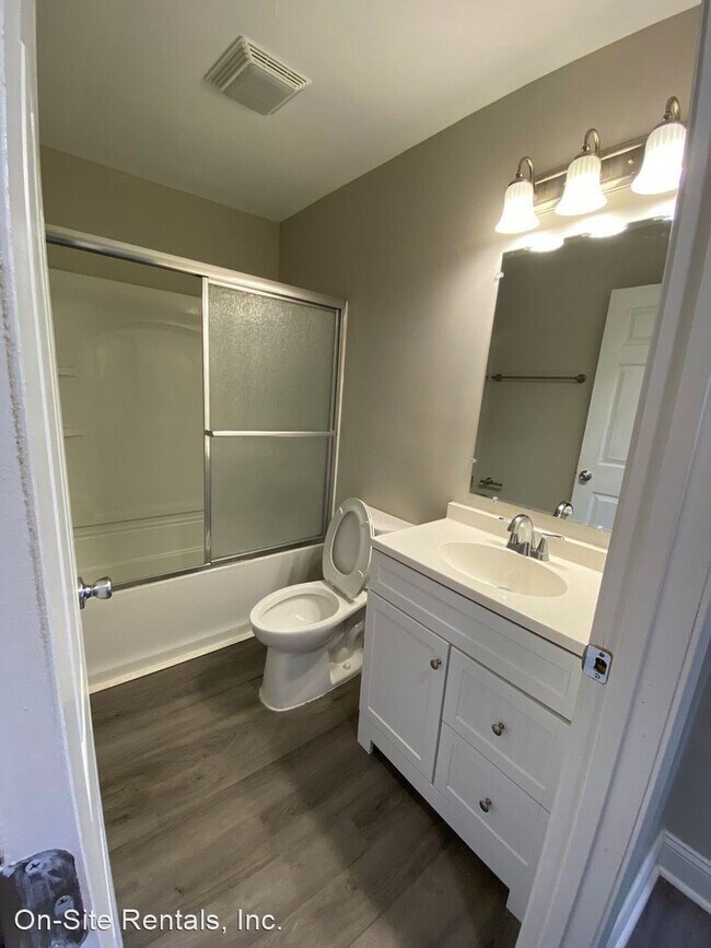 Building Photo - 2 br, 1 bath House - 213A E. Weatherspoon