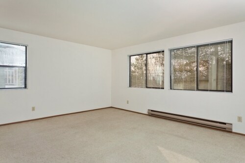 Building Photo - 6215 Phinney Ave N