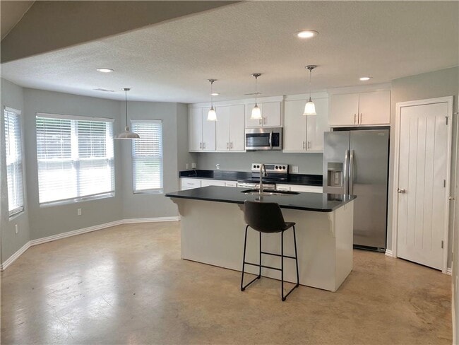 Building Photo - 133 S Pinyon Point