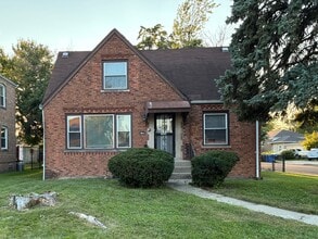 Building Photo - 10800 S Sangamon St