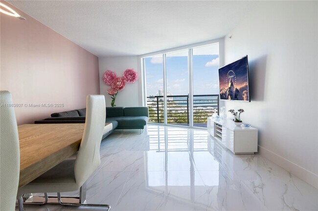 Foto del edificio - 325 S Biscayne Blvd