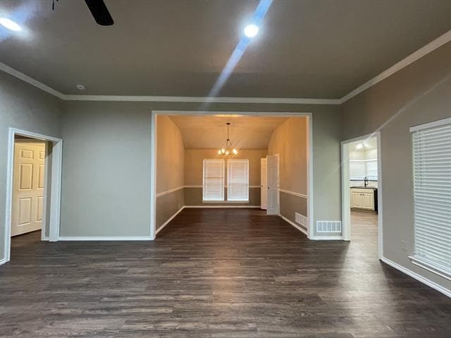 Building Photo - 204 Carlsbad Dr