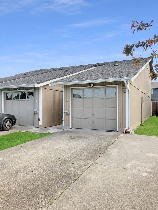 Building Photo - 5807 March Ln
