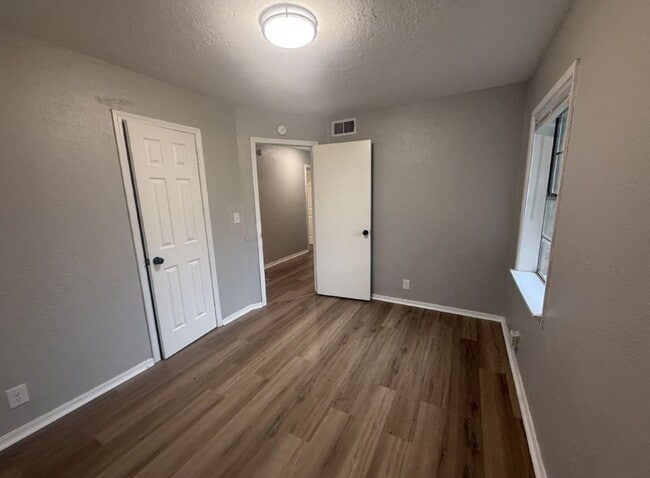 Foto del edificio - 5117 NW 47th St