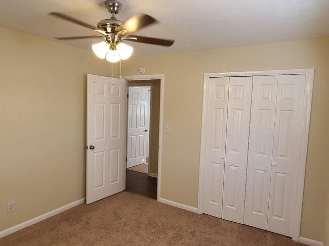 Building Photo - Hartland