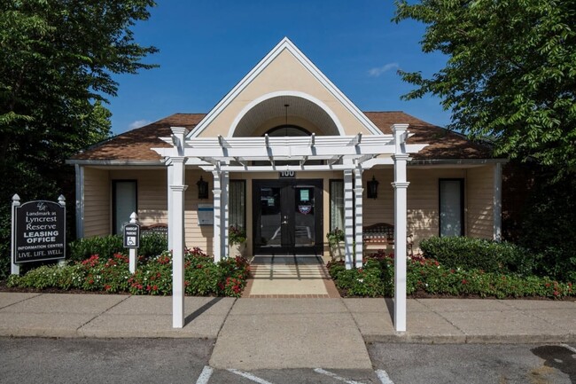 Foto del edificio - Landmark at Lyncrest Reserve