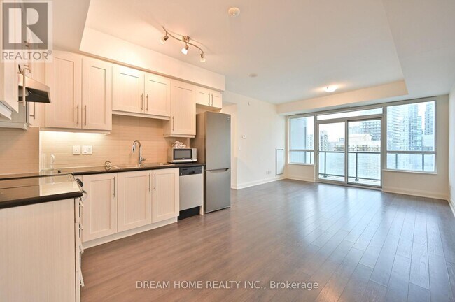 Building Photo - 68 Canterbury Pl