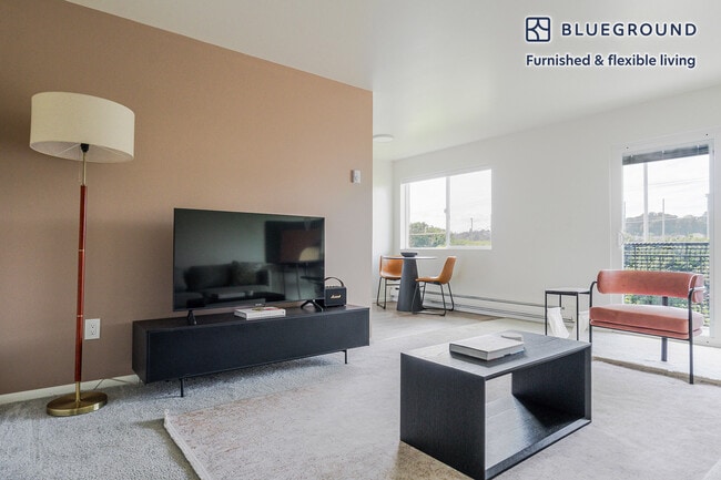 Building Photo - 2850 15th Ave W