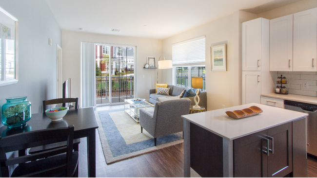 El entretenimiento es fácil en estos apartamentos de concepto abierto - Modera Natick Center