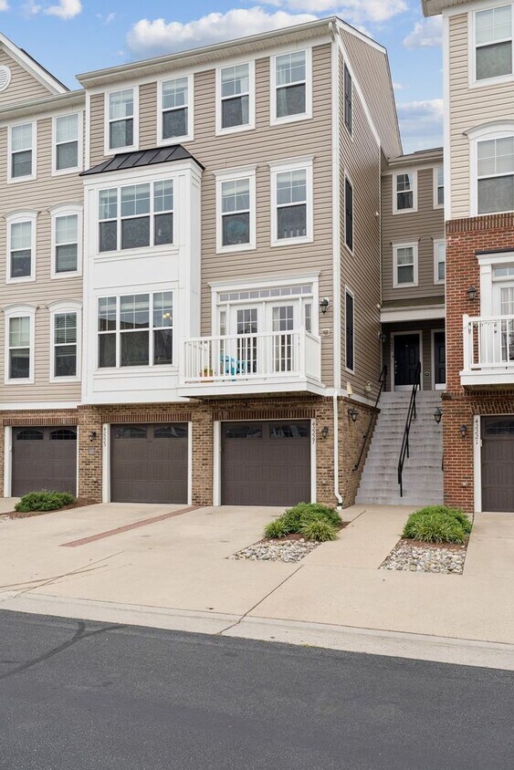 Foto principal - 42227 Canary Grass Square