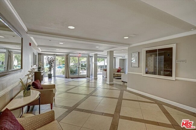 Building Photo - 4501 Cedros Ave