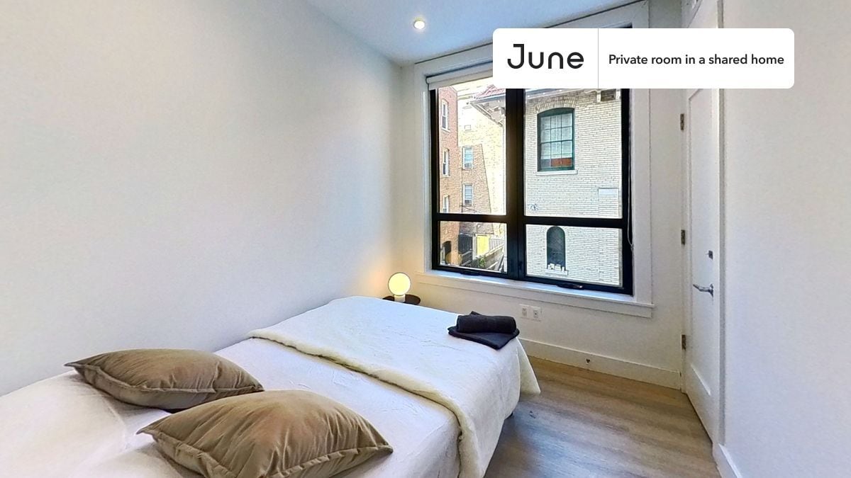 Room in Shared 4 bed/2 bath home - Room in Shared 4 bed/2 bath home