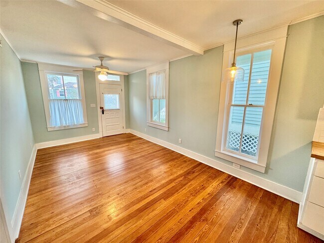 Building Photo - 2119 Avenue O 1/2