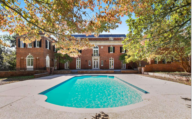 Relax by the pool - 3003 Massachusetts Ave NW