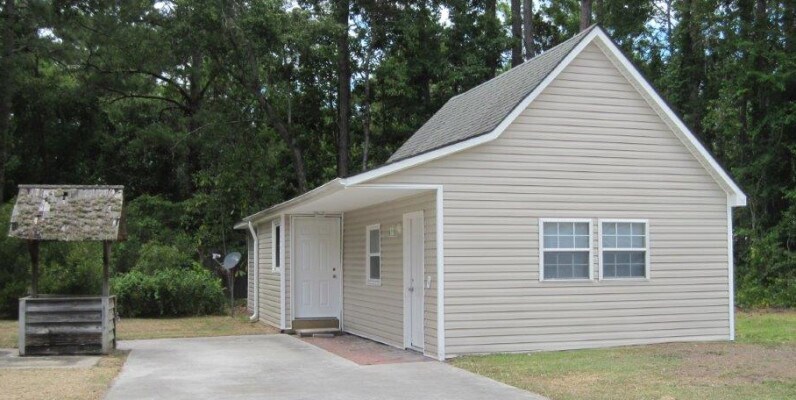 Primary Photo - 5330 1/2 Masonboro Loop