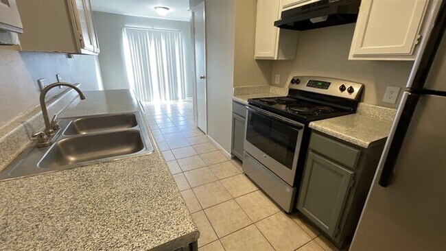 Building Photo - 7842 Bayou Forest Dr