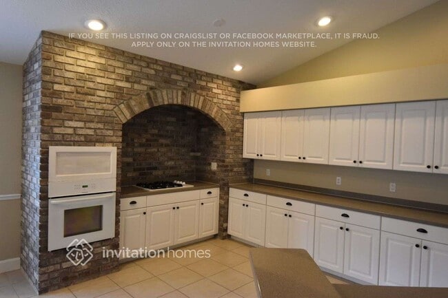 Building Photo - 6324 Bridgecrest Dr